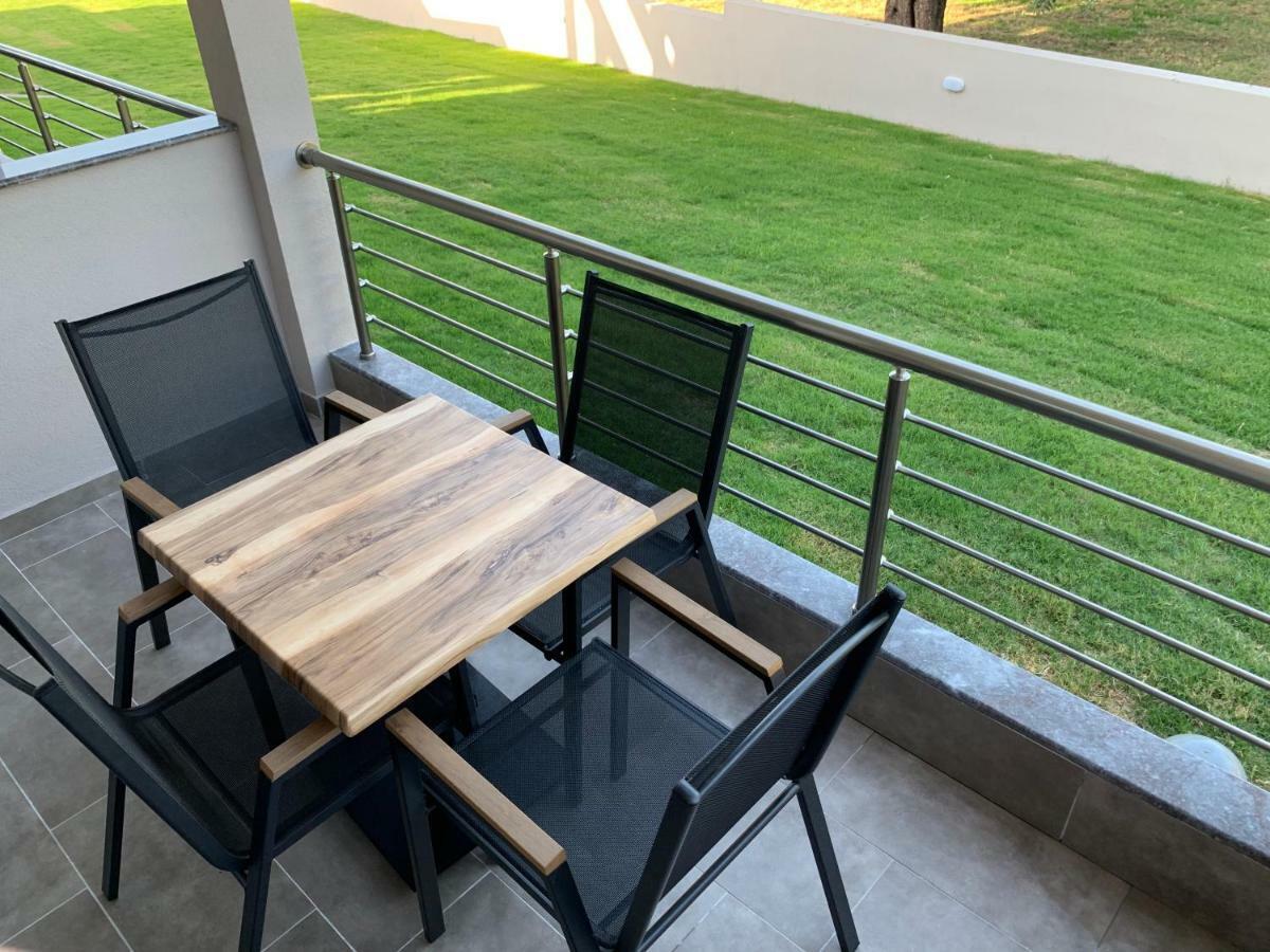 Castella Apartments فوروفورو المظهر الخارجي الصورة