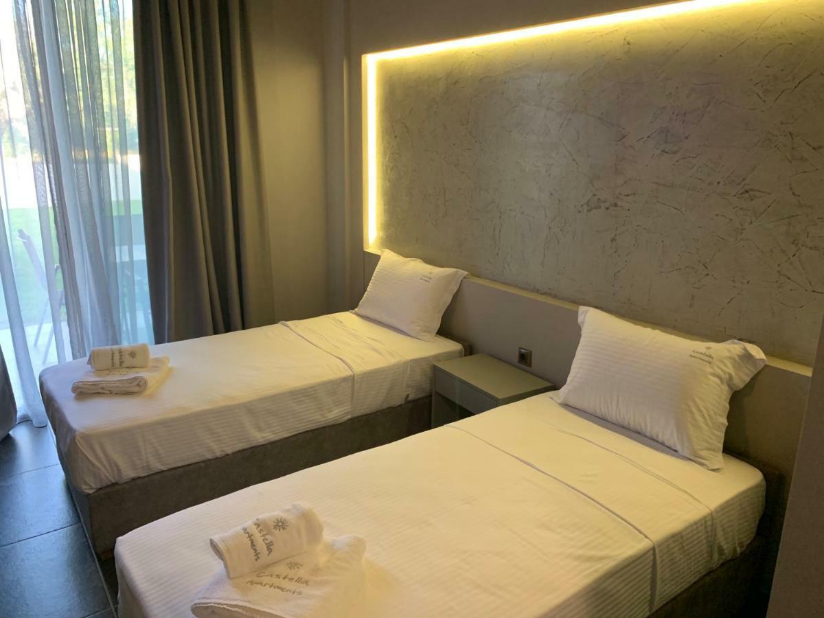 Castella Apartments فوروفورو المظهر الخارجي الصورة