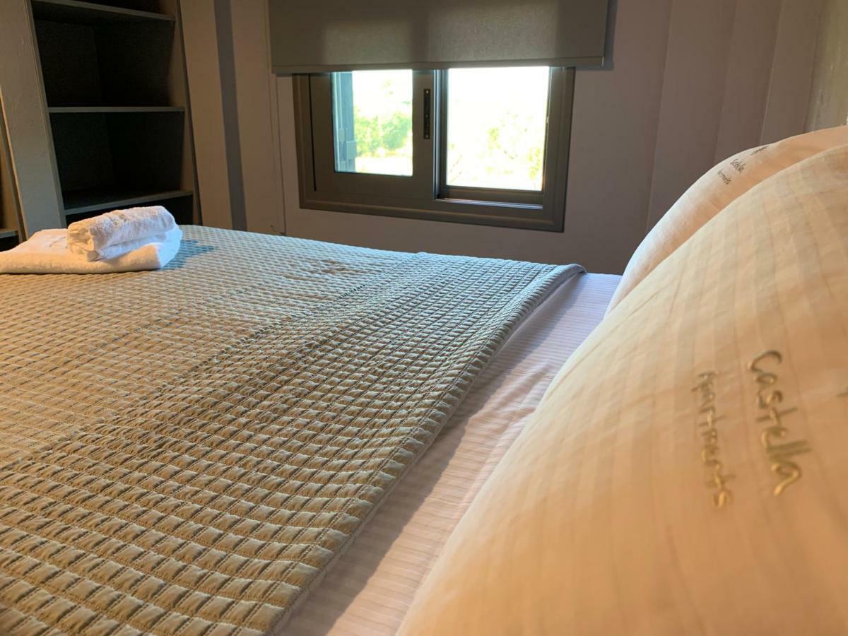 Castella Apartments فوروفورو المظهر الخارجي الصورة